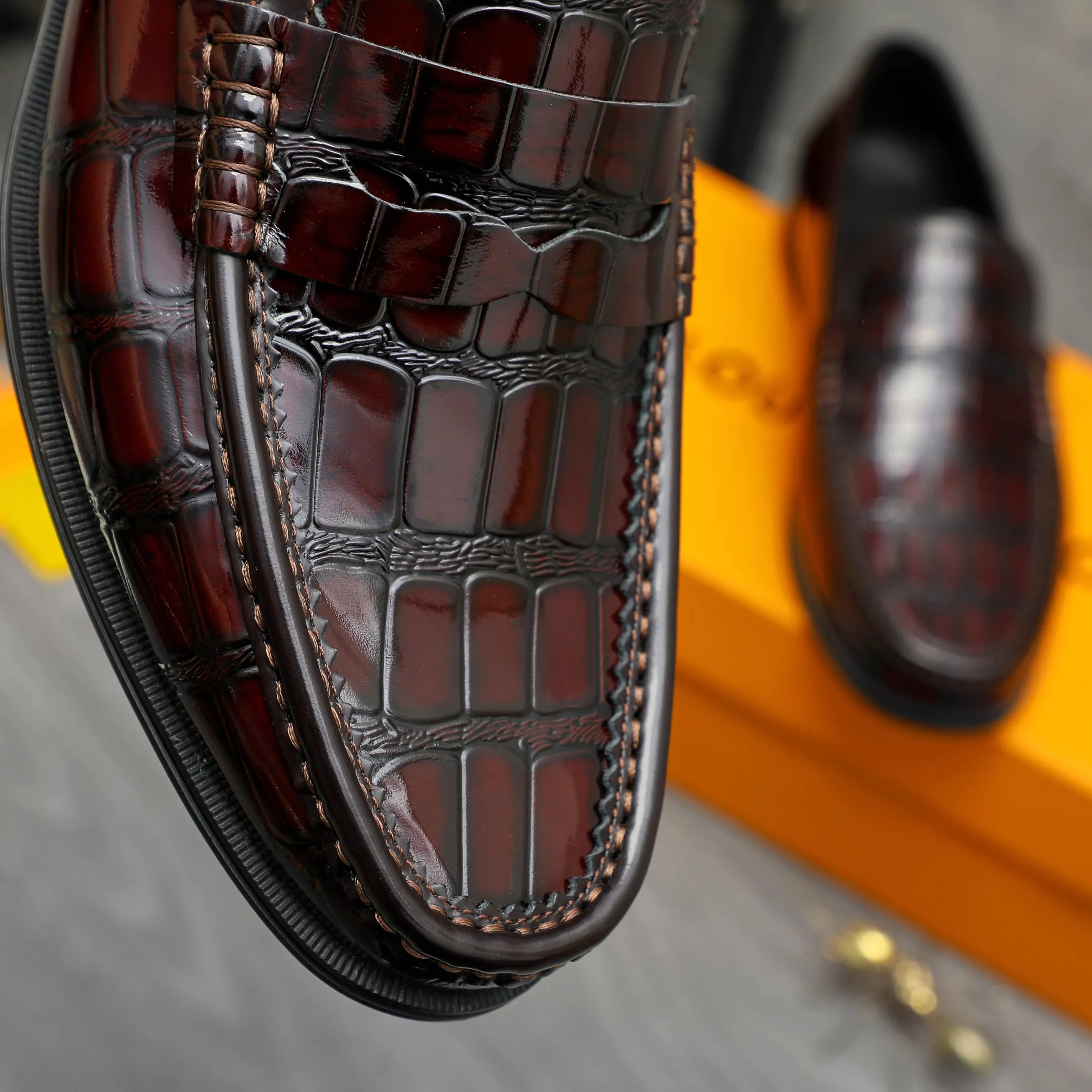 Men's shoes 💰p442 Product trademark: LV (Louis Vuitton) business slip-on leather shoes. Regular size: 38-46 (45.46 is custom-made and non-refundable) Product material: Selected high-quality stone grain cowhide upper, cowhide lining, rubber outsole
